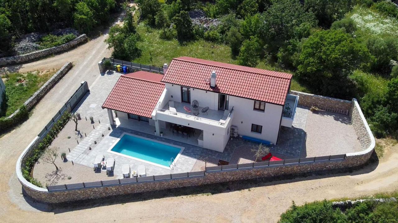Monika Villa